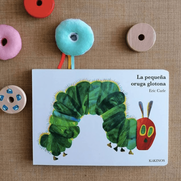 el arte de la pequeña oruga glotona